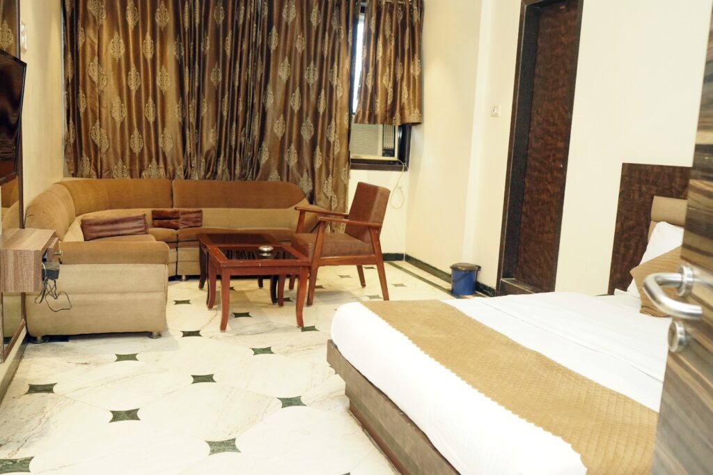 Deluxe AC Room Img 2